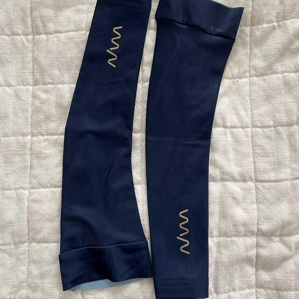 Wyn republic arm warmers